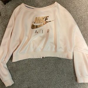 cream/rose gold cropped nike crew neck